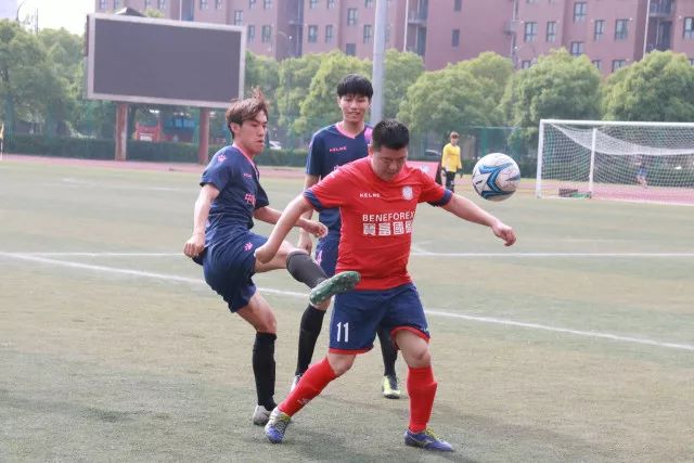 前曼城队长B席遭遇职业生涯低谷，穆里尼奥战术失误成关键